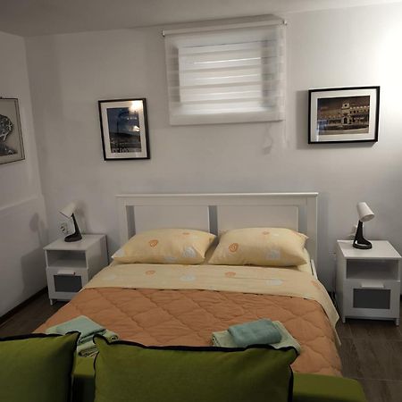 Studio Apartman Nona Angela-Valun Cres Eksteriør bilde