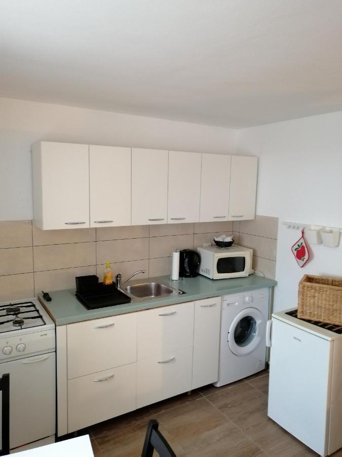 Studio Apartman Nona Angela-Valun Cres Eksteriør bilde